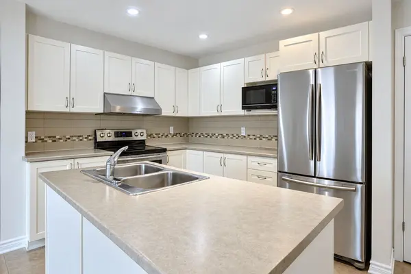 125 Dunforest TER, Barrhaven, ON K2J 3V1