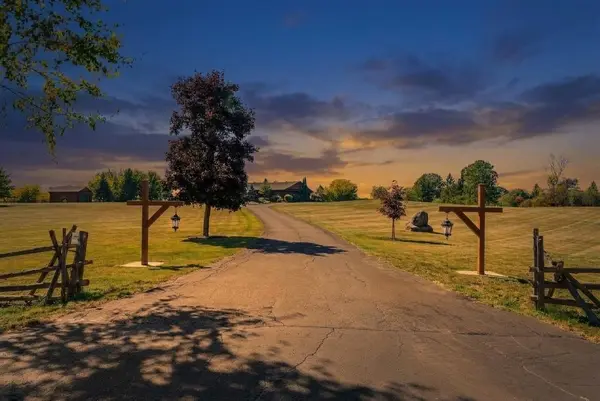 2185 Old Second Line RD, Kanata, ON K0A 1T0