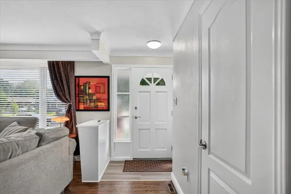 43 Monarch Park DR, St. Catharines, ON L2M 3K8
