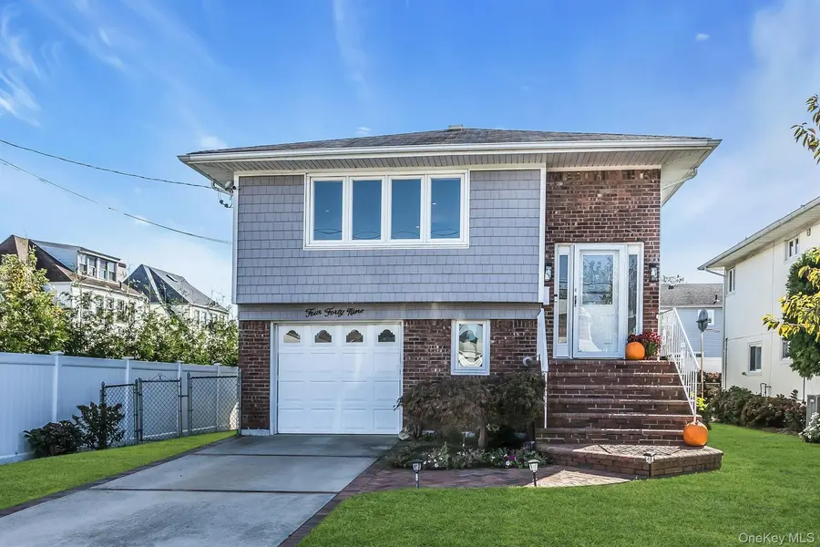 449 Bambrick ST, Oceanside, NY 11572