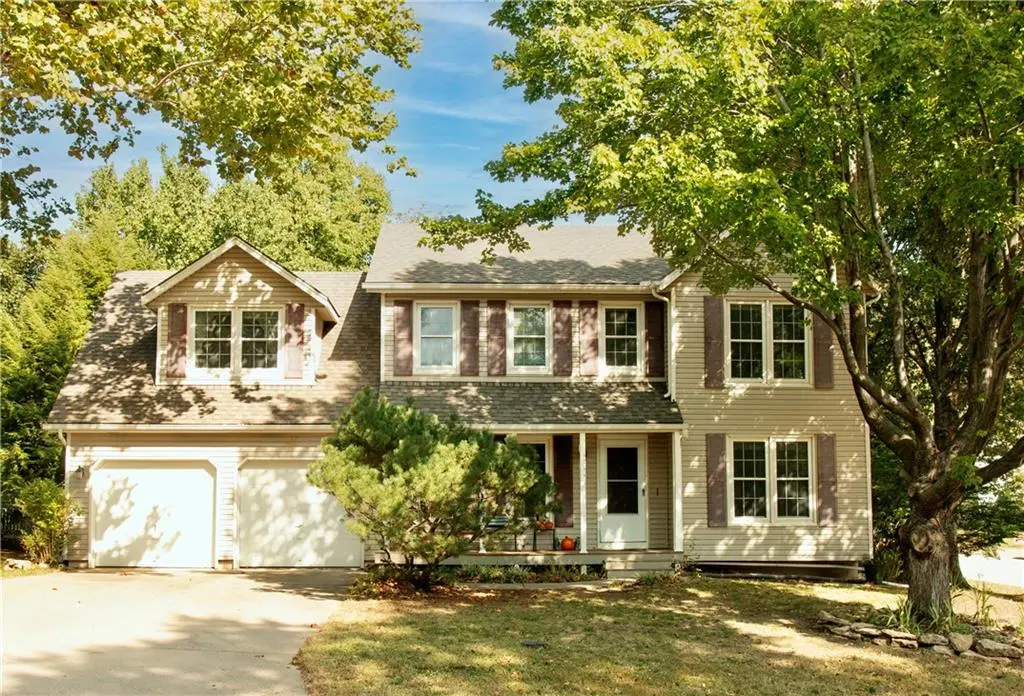 15800 W 125th TER, Olathe, KS 66062