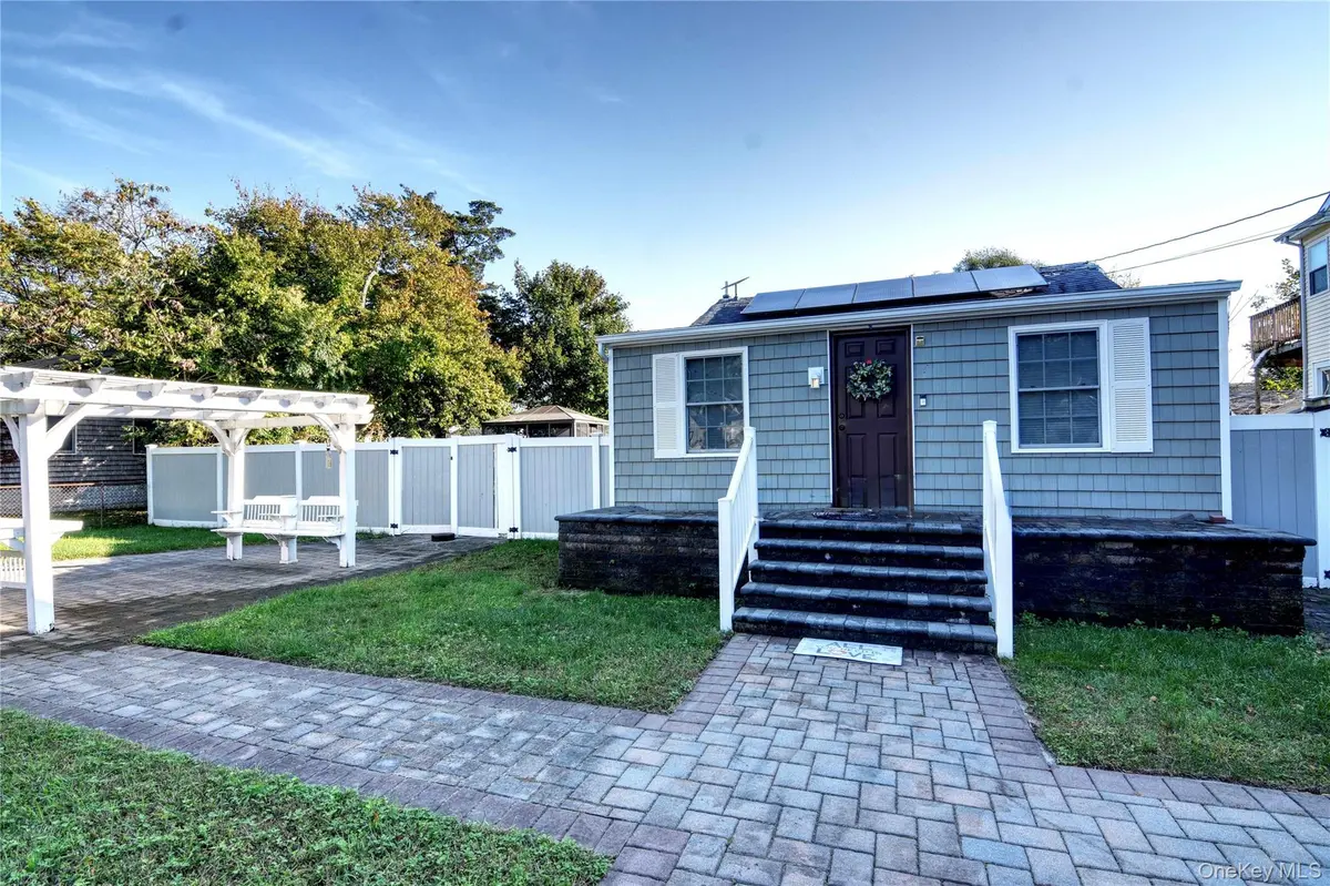 94 Gooseberry RD, Mastic Beach, NY 11951