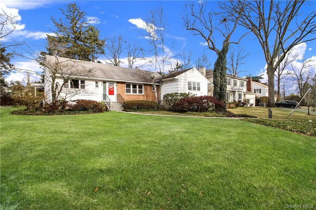 86 Carthage RD, Scarsdale, NY 10583