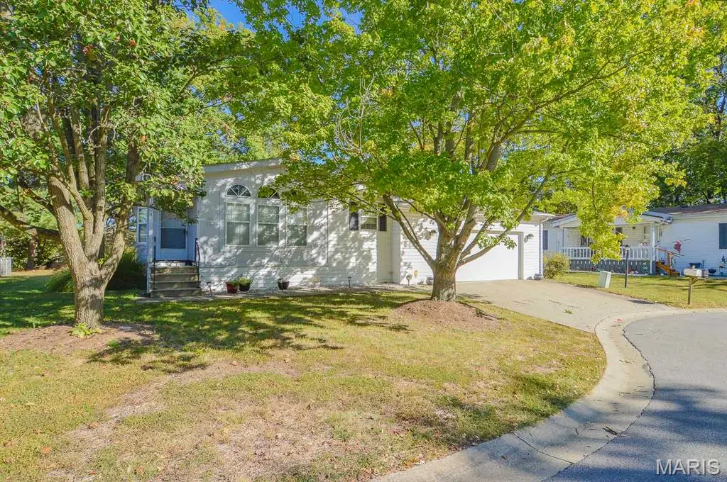 1604 Nora DR, Belleville, IL 62223
