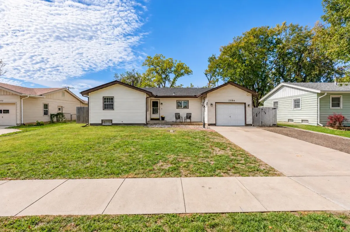 2086 Edward St, Salina, KS 67401