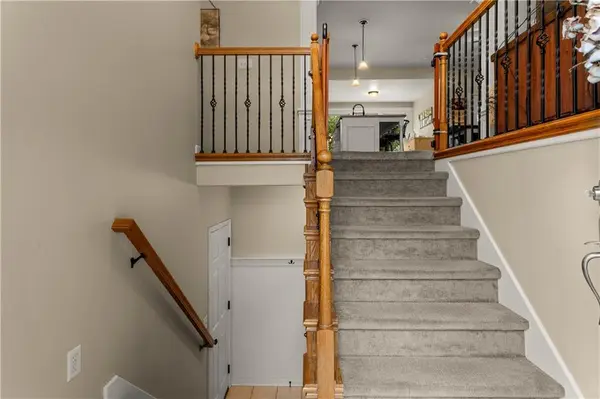 1341 SE Dalton DR, Lee's Summit, MO 64081