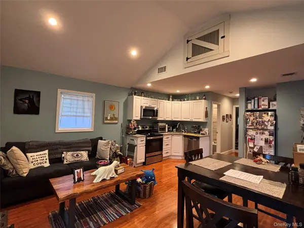 21 Cove DR, Sound Beach, NY 11789