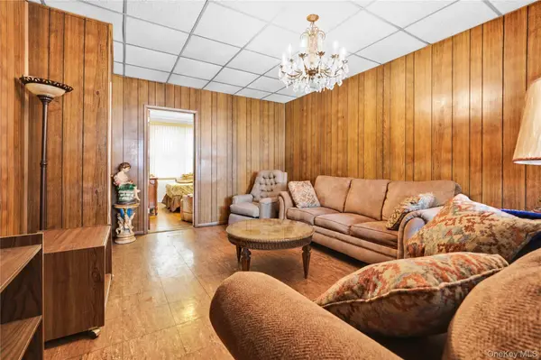 35-55 28th ST, Astoria, NY 11106