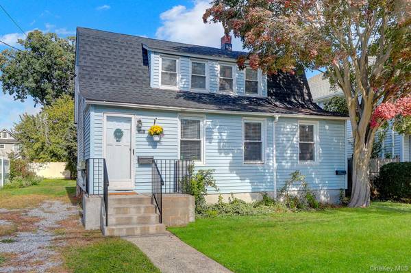 108 Linden ST, Bellmore, NY 11710