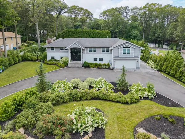 22 Beaumont DR, Melville, NY 11747