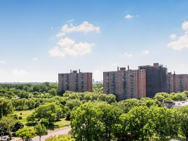920 Metcalf AVE #14J, Bronx, NY 10473