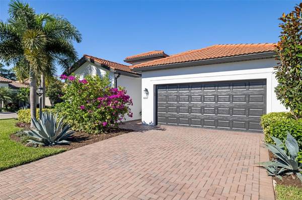 4602 ROYAL DORNOCH CIR, Bradenton, FL 34211