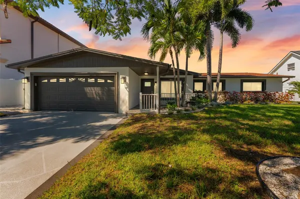 3912 FONTAINEBLEAU DR, Tampa, FL 33634