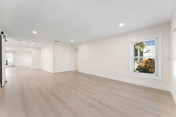 3912 FONTAINEBLEAU DR, Tampa, FL 33634