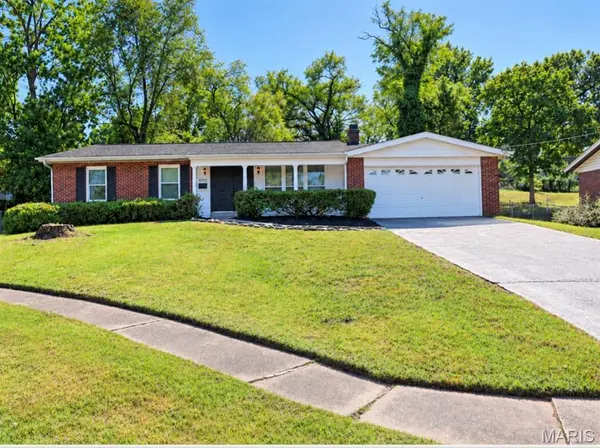 912 Cheri Heights CT, Ferguson, MO 63135