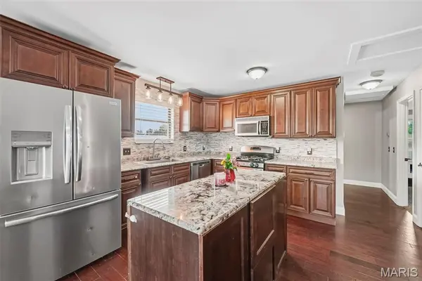 113 El Perro DR, St Peters, MO 63376