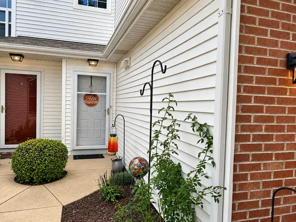 361 Capitol DR #C, Sugar Grove, IL 60554