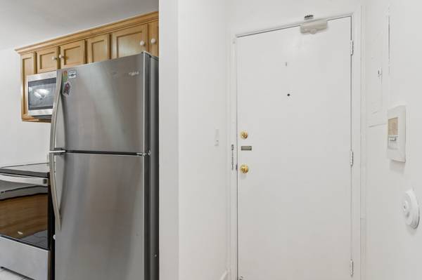 820 Seward ST #2F, Evanston, IL 60202