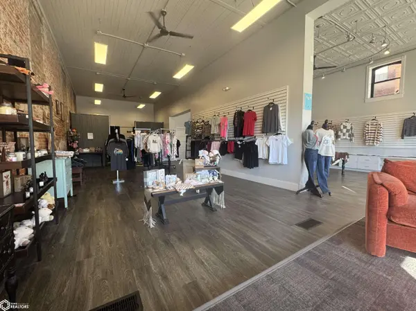 104 N Maple ST, Creston, IA 50801