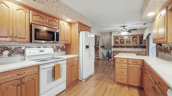 3081 Laverne CT N, Lake Elmo, MN 55042