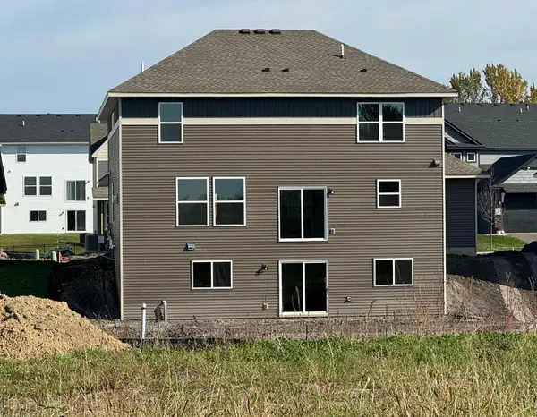 653 Sierra Pkwy, Waconia, MN 55387