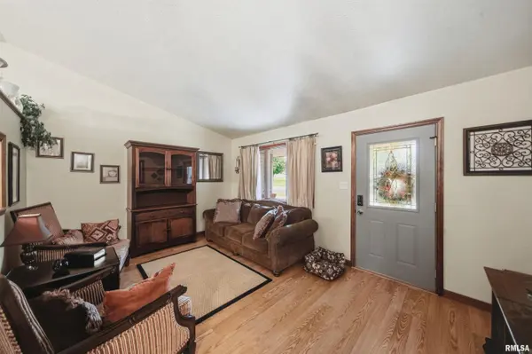 1904 MARSHALL RD, Eureka, IL 61530