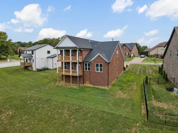 102 Stewarts Landing Dr, Mount Juliet, TN 37122