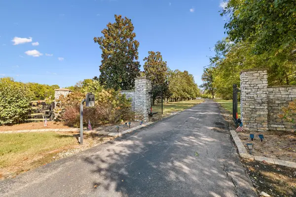 4009 Barfield Crescent Rd, Murfreesboro, TN 37128