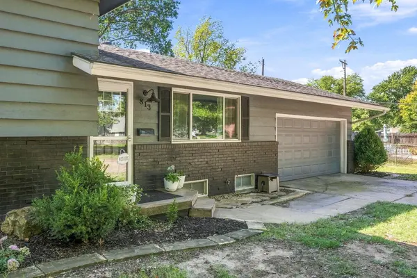 813 E Park Lane Ct, Derby, KS 67037