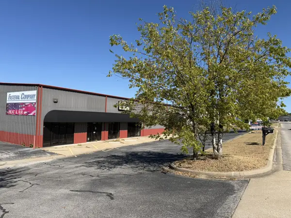 123 Industrial Park DR #123 A, B, C & 125 A-B, Hollister, MO 65672