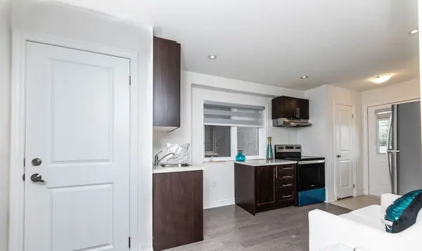 39 Hashmi PL #Ground floor, Brampton, ON L6Y 6K1