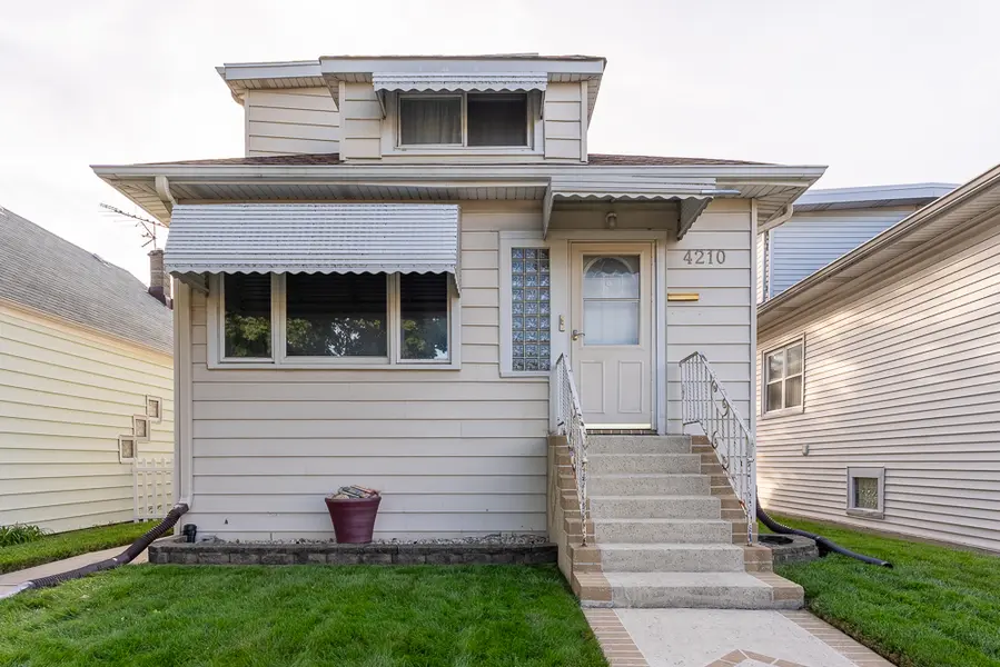 4210 N Overhill AVE, Norridge, IL 60706