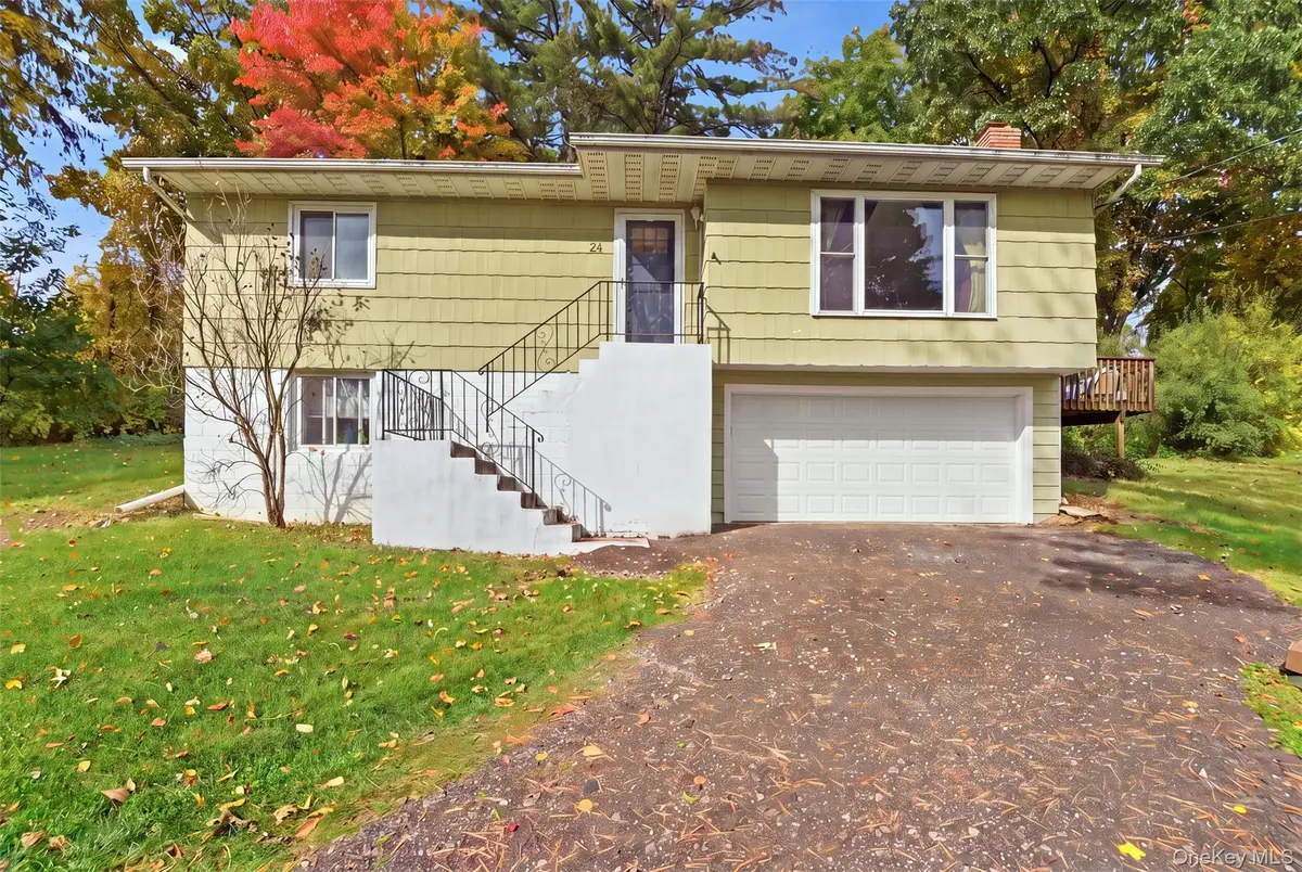 24 Rocky RD, Hopewell Junction, NY 12533
