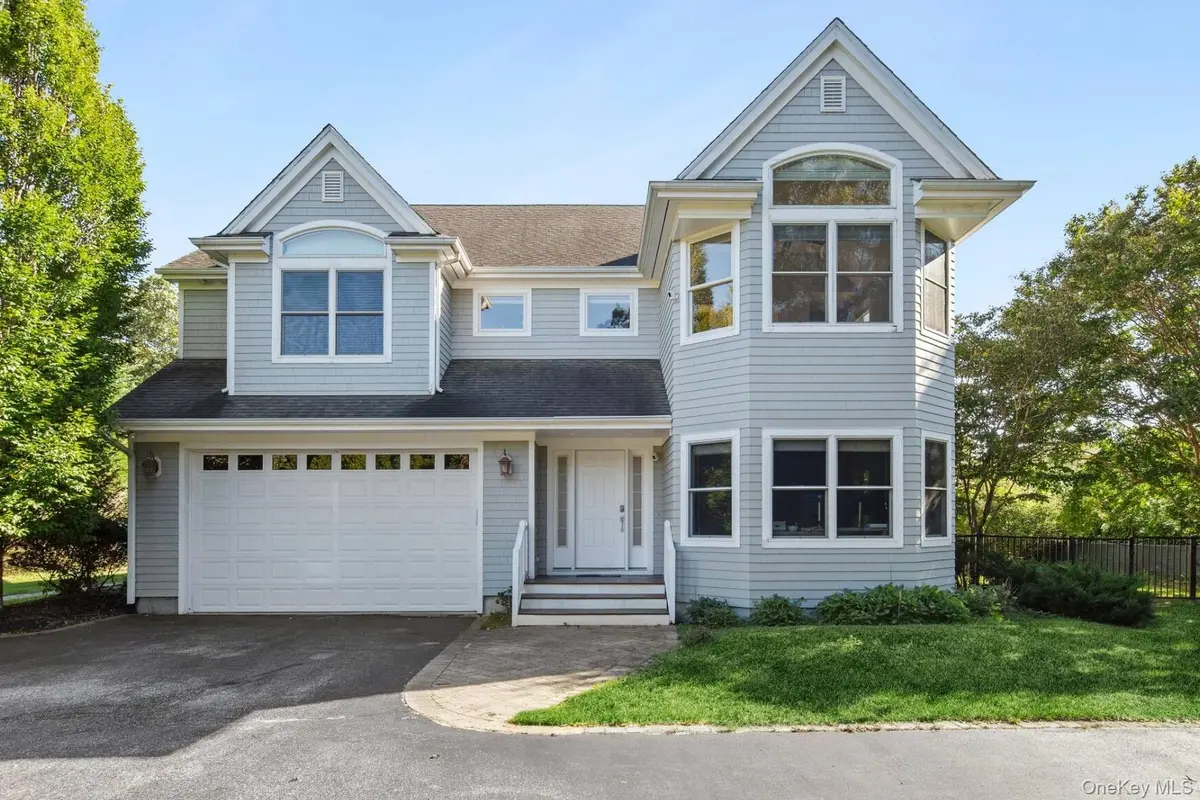 6 Post Fields LN, Quogue, NY 11959