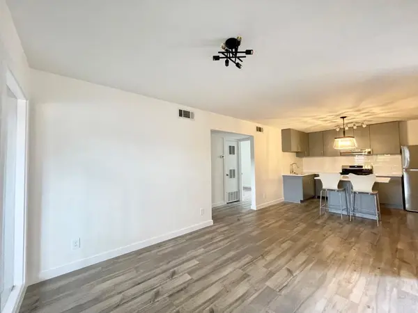 1304 Summit ST #202, Austin, TX 78741