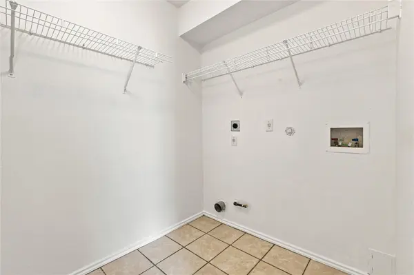 437 Haupt, Kyle, TX 78640