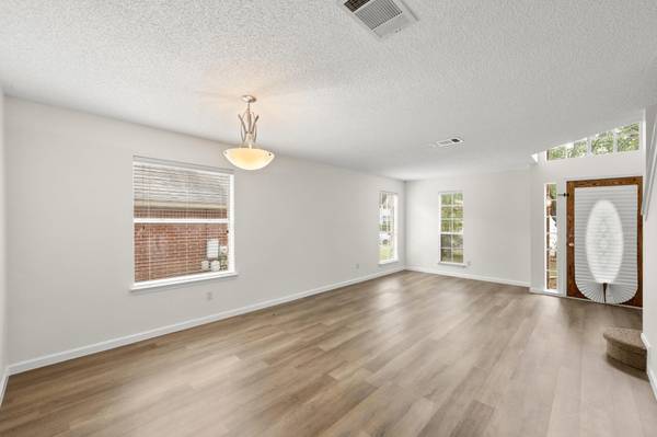 6018 La Naranja LN, Austin, TX 78749