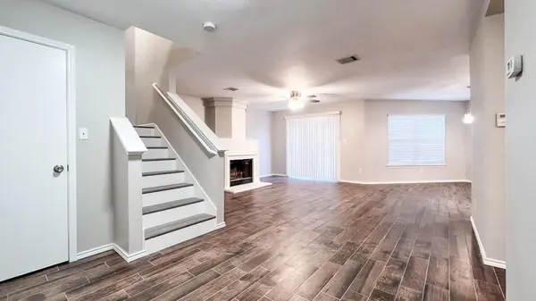 400 Catumet DR, Pflugerville, TX 78660