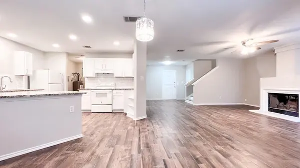 400 Catumet DR, Pflugerville, TX 78660