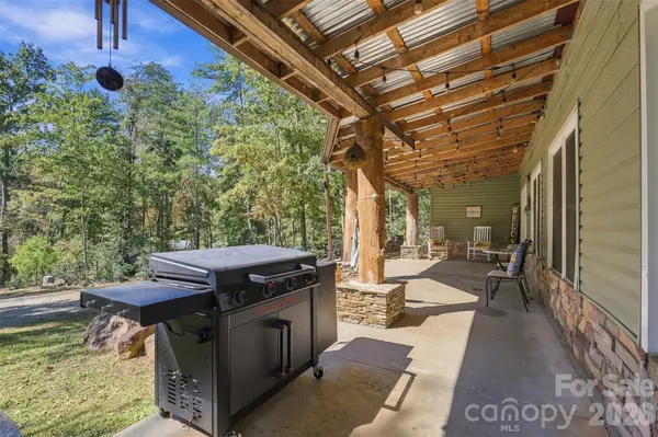 1924 Windy Hill PL, Lenoir, NC 28645