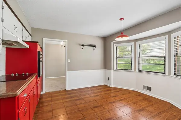 9532 Benson ST, Overland Park, KS 66212