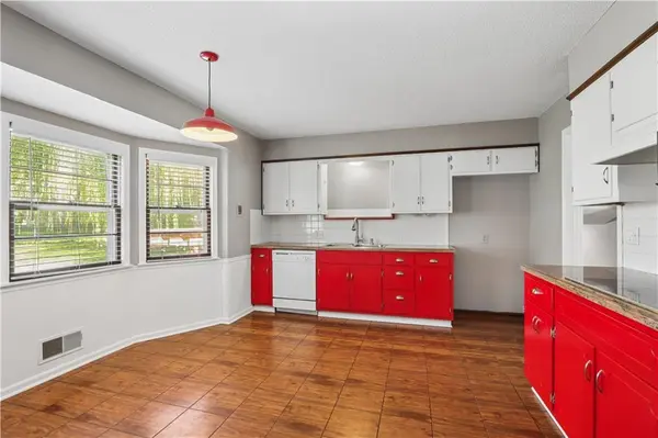 9532 Benson ST, Overland Park, KS 66212