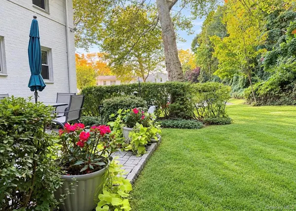 31 Avon CIR #A, Rye Brook, NY 10573