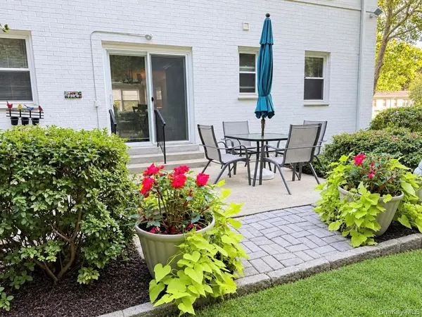 31 Avon CIR #A, Rye Brook, NY 10573