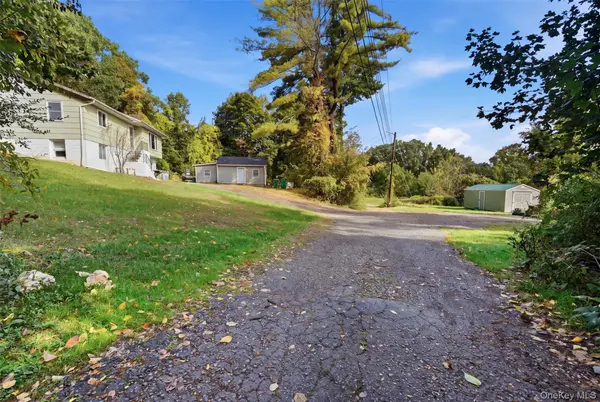 24 Rocky RD, Hopewell Junction, NY 12533