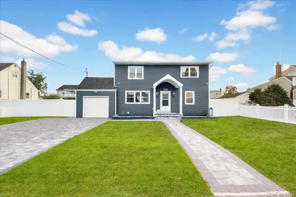 441 36th ST, Lindenhurst, NY 11757