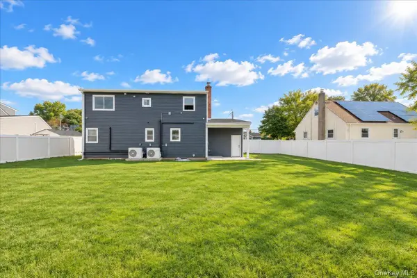 441 36th ST, Lindenhurst, NY 11757