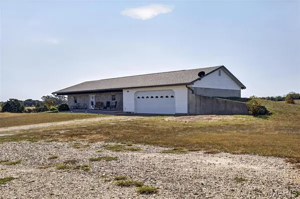 450 M- State Highway V, Unincorporated, MO 65746