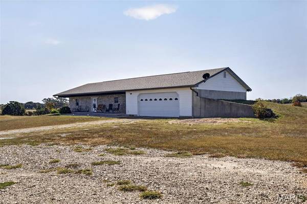 450 M- State Highway V, Unincorporated, MO 65746
