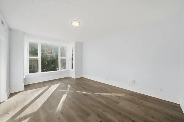 8938 S Exchange AVE, Chicago, IL 60617